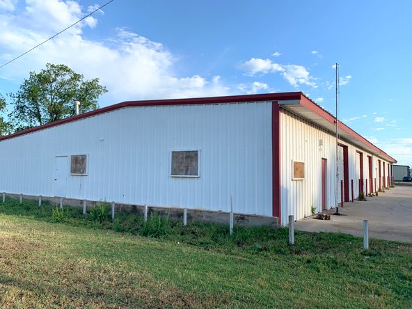 528 S 3rd St, Chickasha, OK 73018
